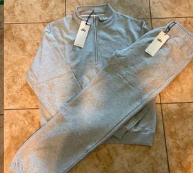 Alo Yoga Quarter-Zip Sweatshirt and Jogger Set