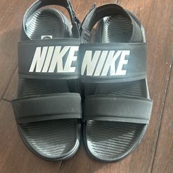 Women’s Nike sandals