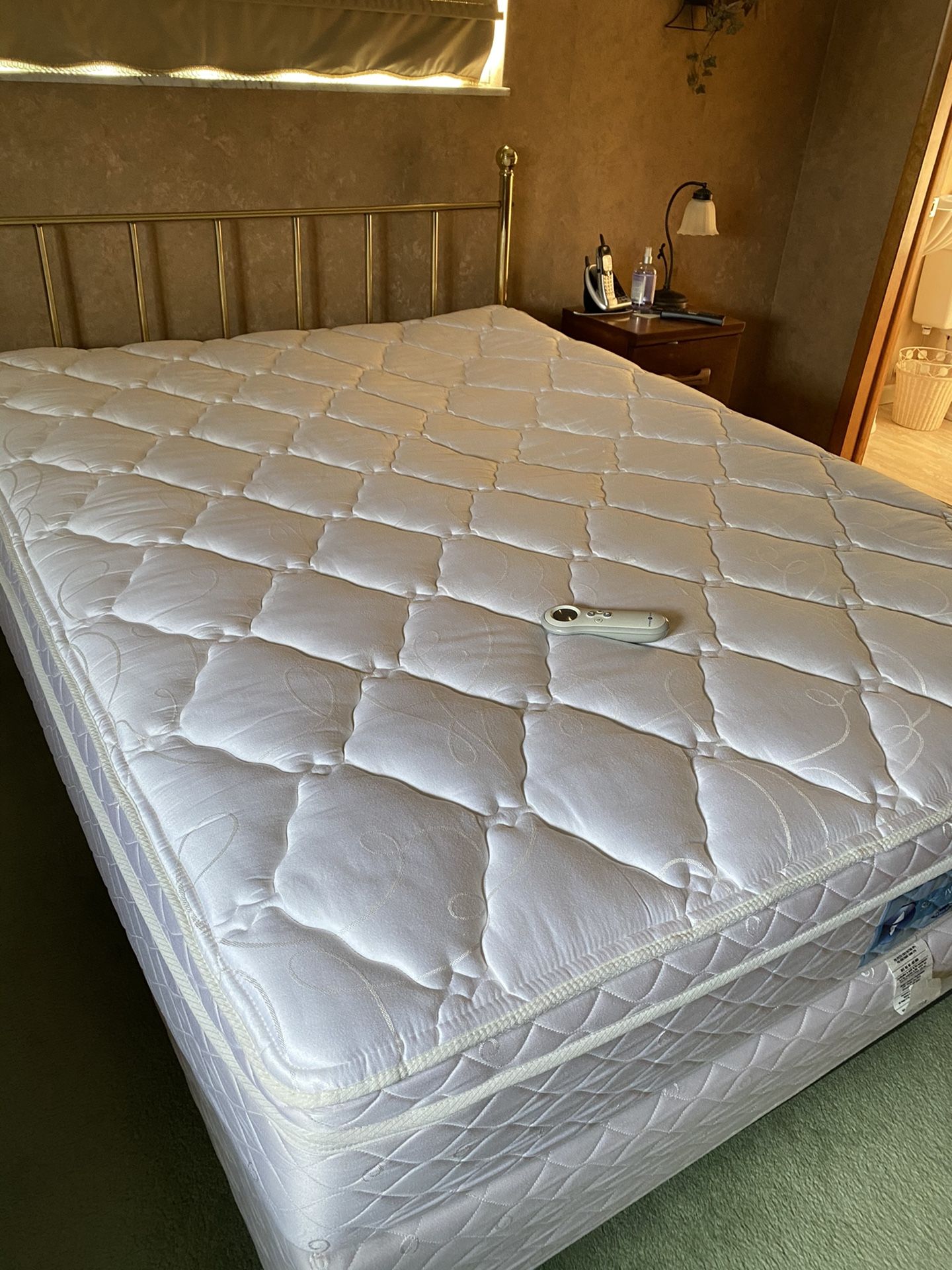 Queen Size Select Comfort Bed