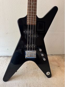rare Dean  double pickups  ML BASS excellent condition