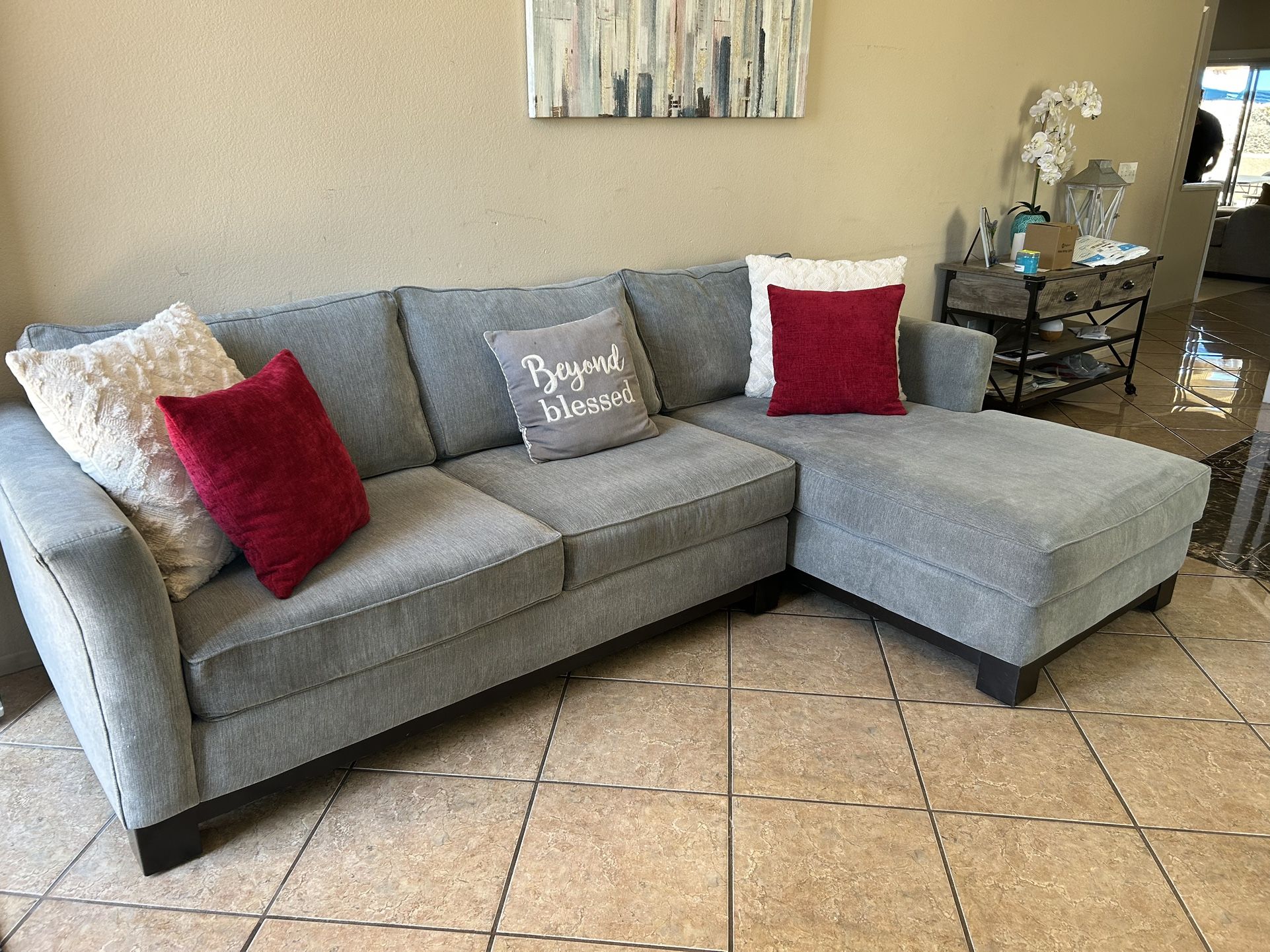 great shape gray sectional couch !!