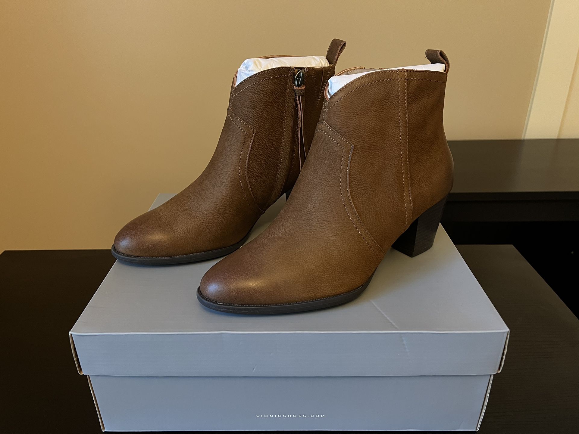 Vionic Raina Nubuck Ankle Boots - Size 9