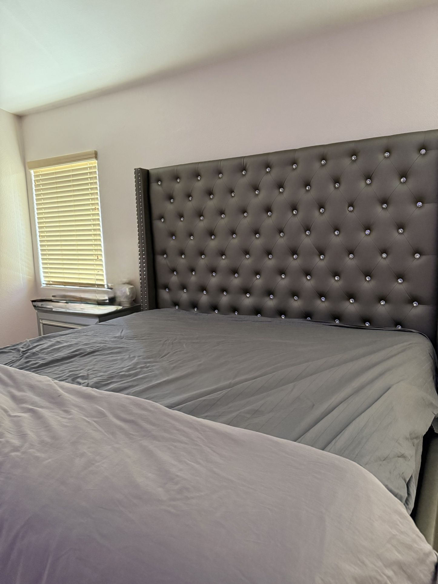 Pristine condition!!  King Bed AND Sealy Hybrid Memory Foam Top Mattress