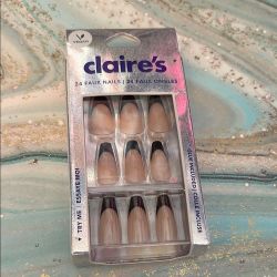Claire's Vegan Faux Nails in Nude and Black