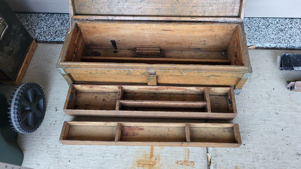 Vintage Homemade Carpenters Wood Toolbox Antique Tool Box display furniture storage heavy duty Chest 