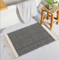 Lahome Belle Boho Bathroom Rugs, Small 2x3 Front Door Mat Lightweight Kitchen Rug Woven Cotton Area Rug with Tassels, Farmhouse Washable Black and Whi