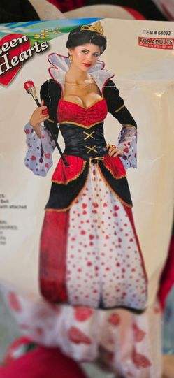Red queen costume