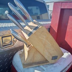 Chicago Cutlery Knife Set W/Block 