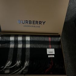 Cashmere Burberry scarf