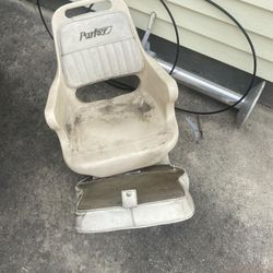 Parker Boats Seat and Pedestal