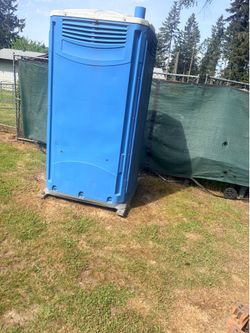 2 Honey bucket $700 each obo