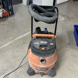 Vacuum RIDGID 16 Gallons 6.5 PEAK HP