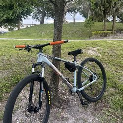 C100 collective bike NEED GONE ‼️‼️‼️