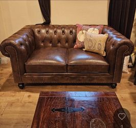 Leather sofa premium