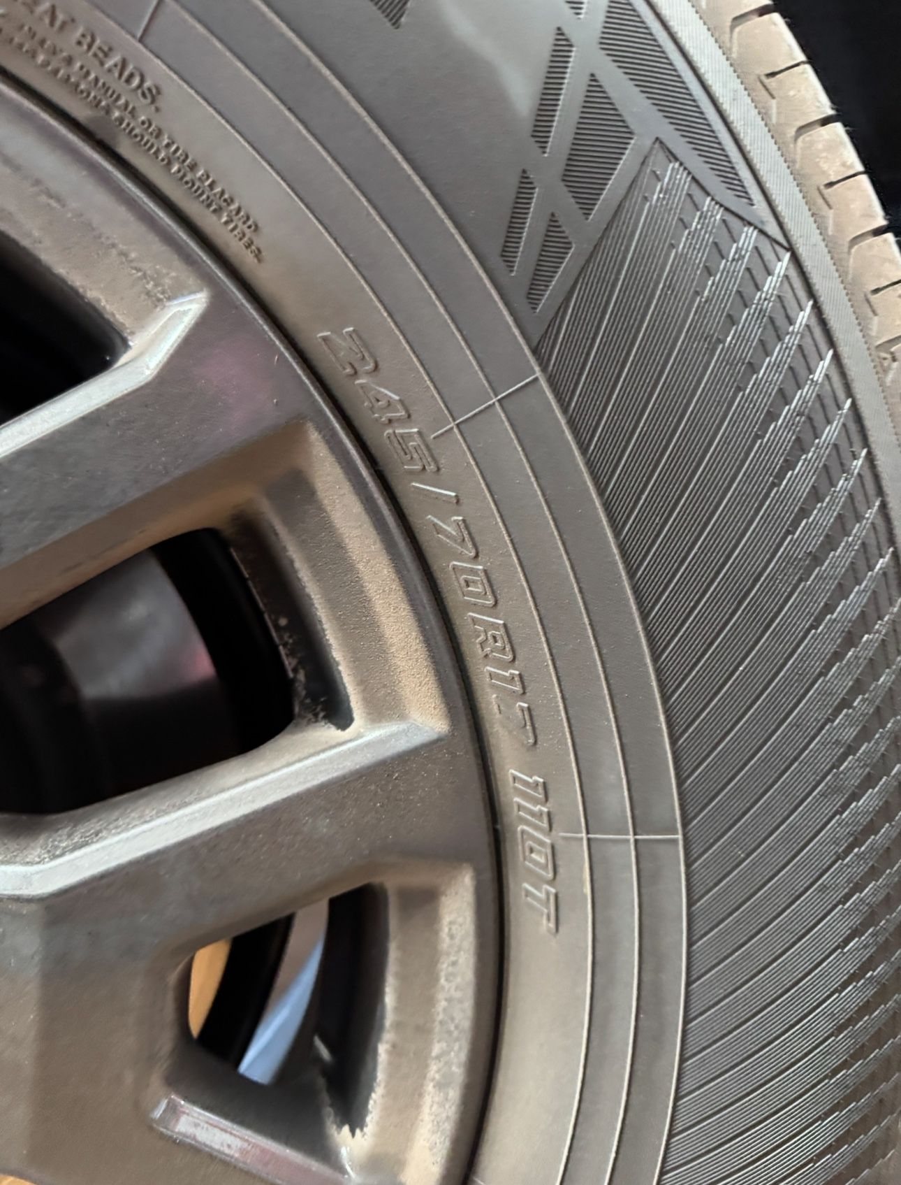 Yokohama 245/70 R17 110T (4)