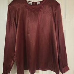 The Villager Women's Blouse (M)