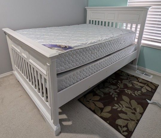 Solid Wood Bed Set W/ Matching Bed, Nightstands, Fullsize Mattress And Box Spring