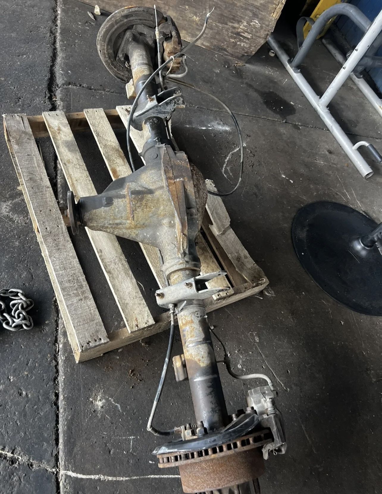 99-04 FORD Rear End Axle Differential 410 gear Lariat OEM Ford F250 F350