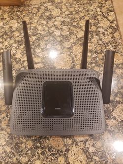 Linksys EA8300 Max-Stream AC2200 Tri-Band Router