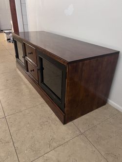 Tv stand