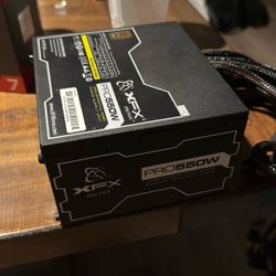 550W Power supply - XFX PRO 550W Non Modular 80 Plus Bronze