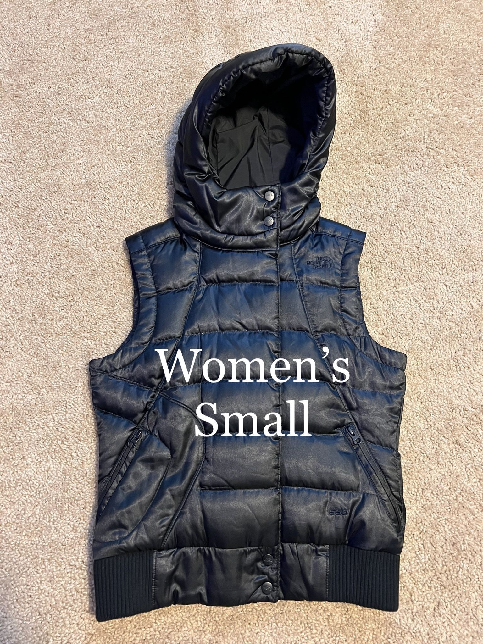 NORTH FACE / Puffer Hooded 550 Down “BLACK-OUT” Puffy Vest Coat Jacket / Women’s Small (S) / Retails $200 +Tax / Like New w/o Tags!! / Black-Out
