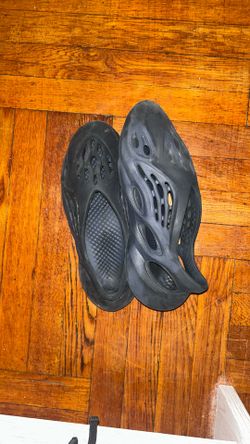 Yeezy Foam Runners Size 9.5