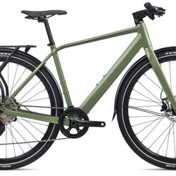 Orbea Vibe H30 EQ 20mph Commuter E-Bike (2023) – Very Low Mileage, Like New, Olive Green, Extras