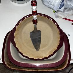 Pampered Chef Burgandy Pie Baker, Beaded Server, Baker And Casserole Dish