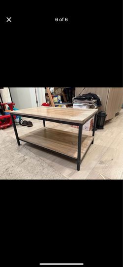 2-tier wood look coffee table