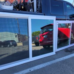 1 Es De 72x48.    La 2  72x42. 