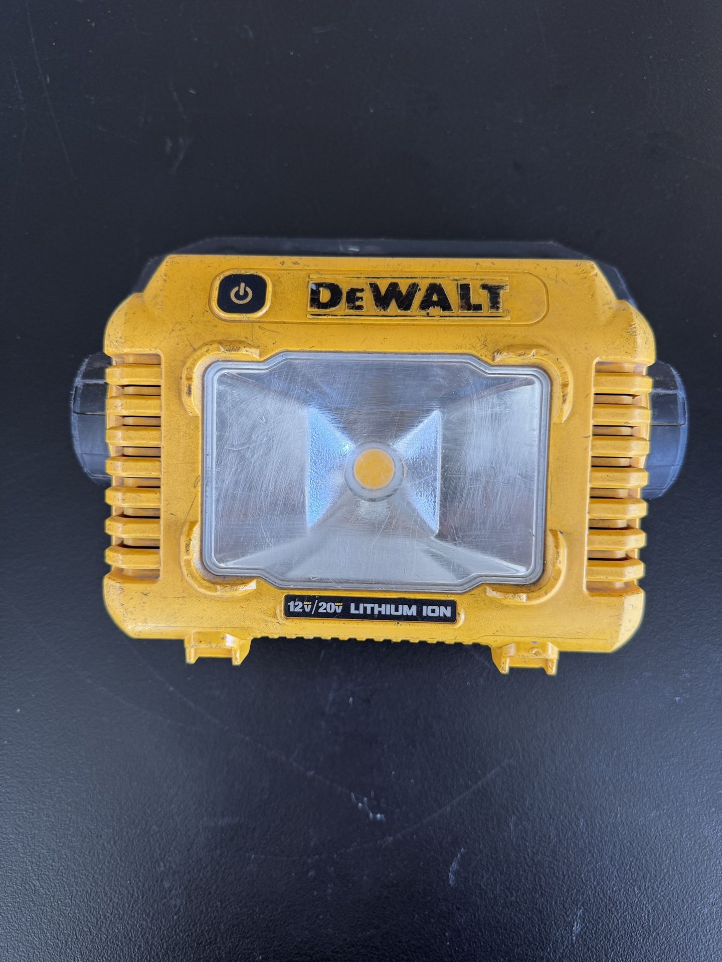 20V MAX Compact Cordless Task Light (tool only)