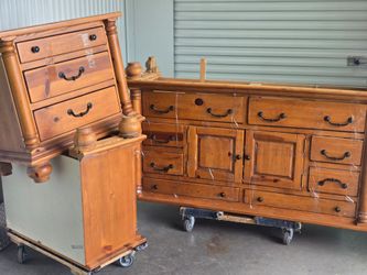 Dresser 2 night tables