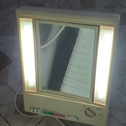 Clairol Makeup Lighted 360° Rotating Mirror Regular And Close-up Views Adjustable Angled Stand