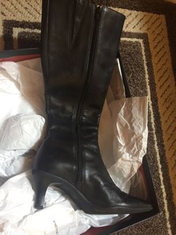 AnnTaylor Loft boots size 5