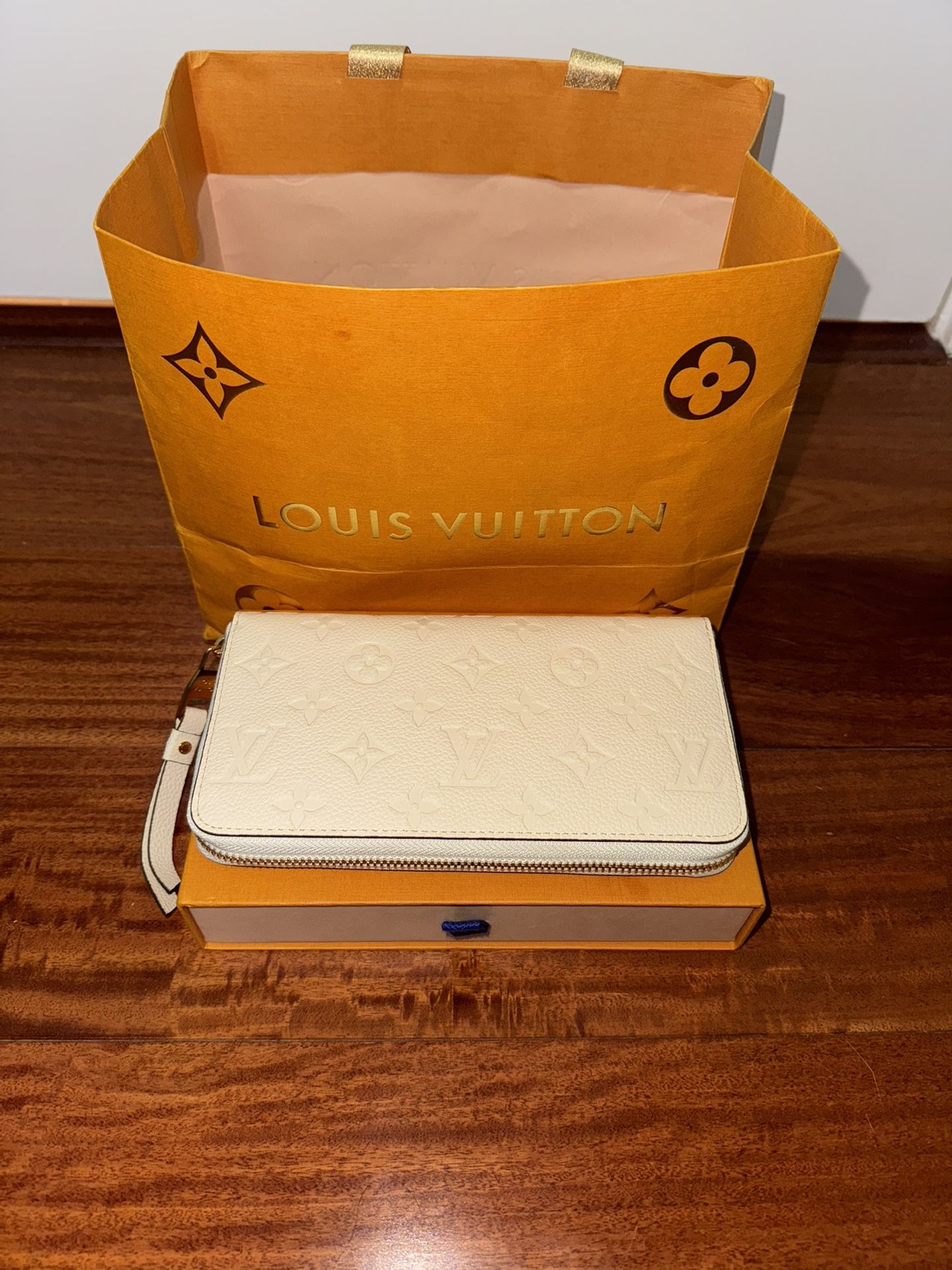 Louis Vuitton Zippy Wallet Monogram Leather Cream