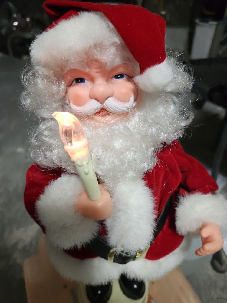 Vintage Rennoc Santa
Claus Doll Holding
Candle Light.. Battery
Included
