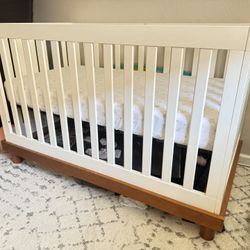 White/Wood Crib