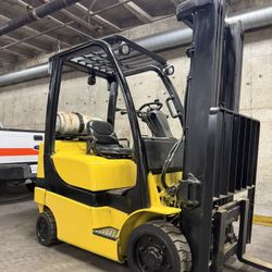 YALE forklift 5500 lb,3 stage, side shift 