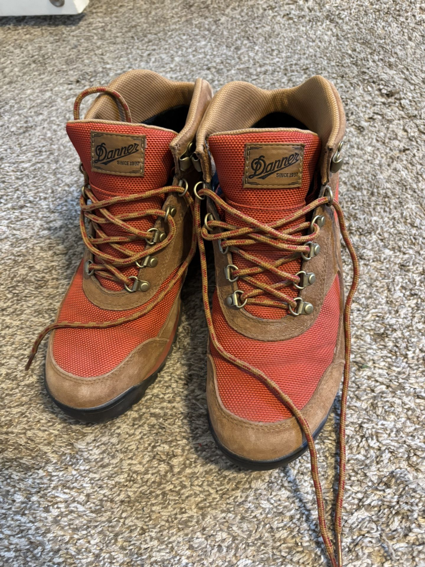 Women’s Danner “Jag” Hiking Books
