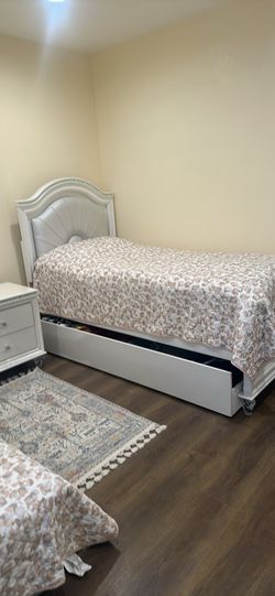 Tween  2 bed   Moving sale