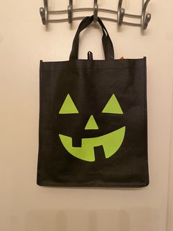 New Halloween Trick or Treat Candy Bag Glow in the Dark Jack o Lantern Pumpkin