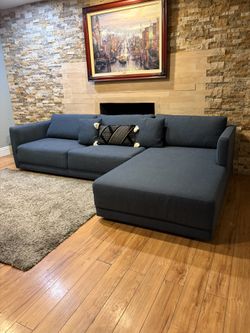 FREE DELIVERY- Modern 2-Piece Sectional Sofa