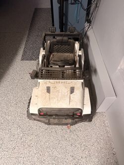 Kids Drivable Jeep w/ Remote Control