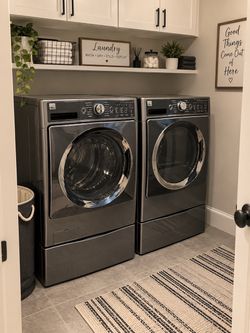 Matching Kenmore Elite Washer & Dryer (Includes Pedestals)