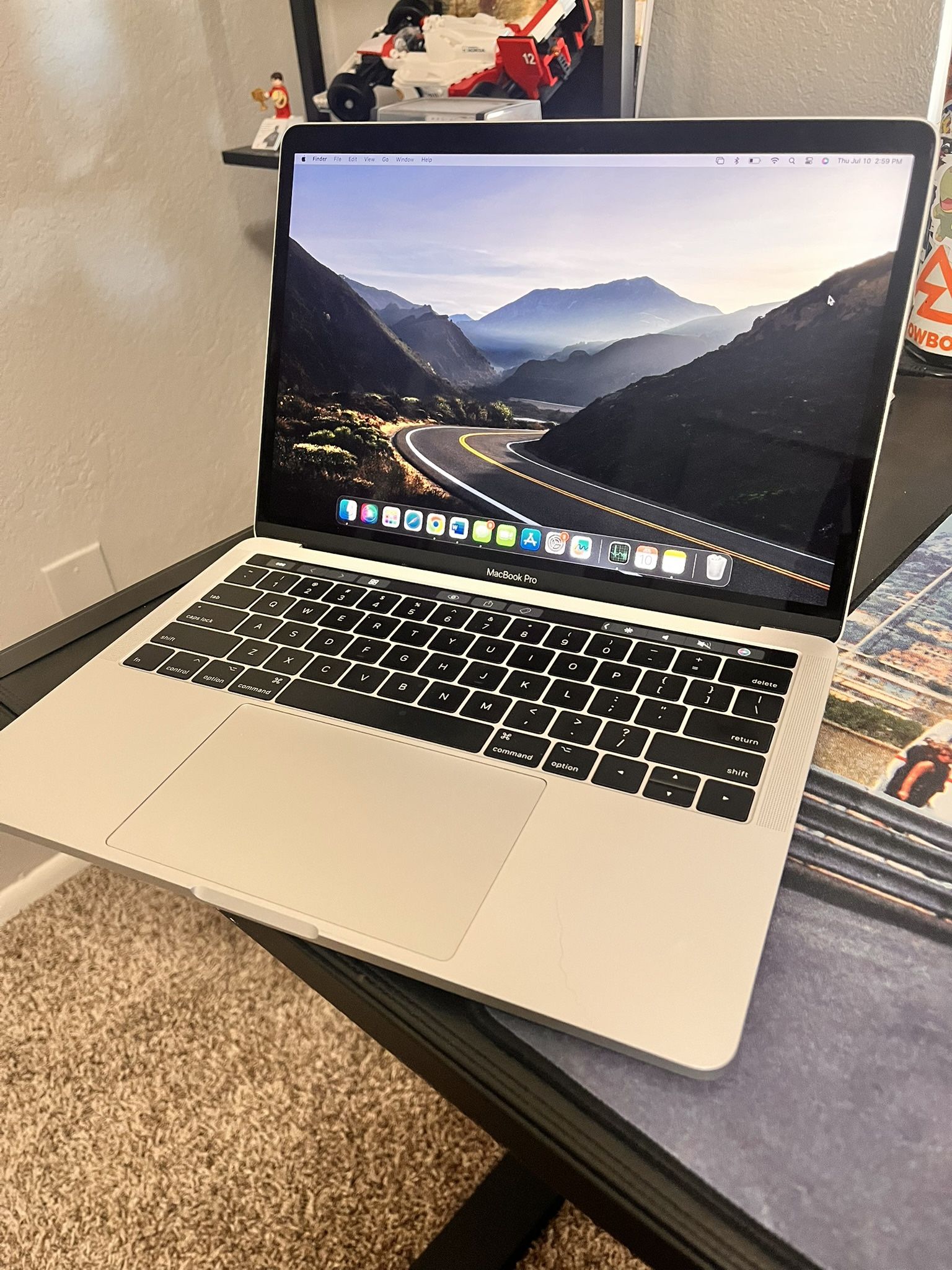 MacBook Pro 13”– 3.1GHz i5 – 8GB RAM