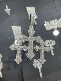 VVS Moissanite Triple Cross Pendant PASS DIAMOND TESTER