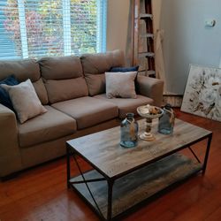 Complete Living Room Set (2 Couches, 1 Recliner, 4 tables)