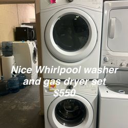 Nice Whirlpool Washer And Gas Dryer Set 