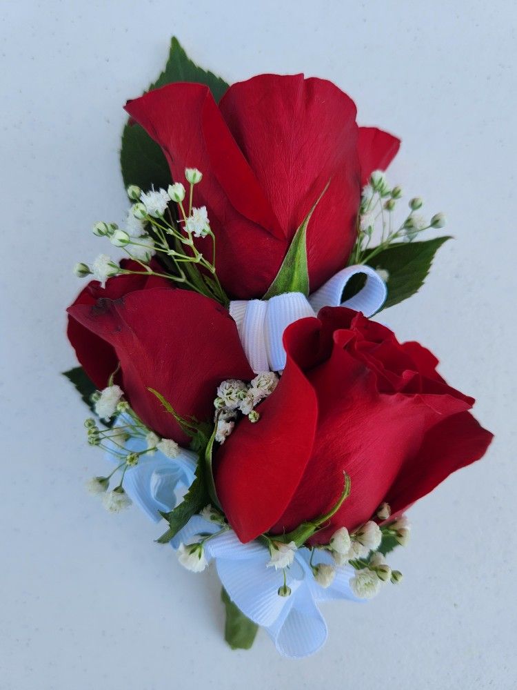 Corsage - Boutnieres - Weddings - Prom - Homecoming